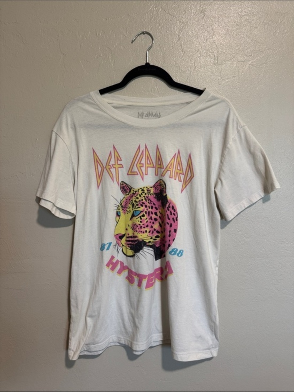 Def Leppard Hysteria Leopard Graphic Tee - cream